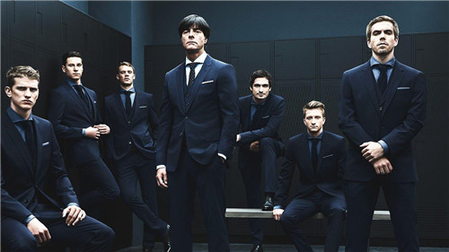 致敬世界杯，超越自己成就未来！