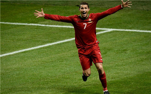 致敬世界杯，超越自己成就未来！